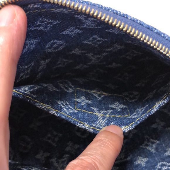 LIKE NEW 🌸🌸 RARE 🌸🌸 Louis Vuitton Denim Pouch - Picture 9 of 14